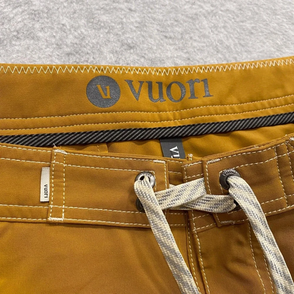 Vuori Shorts Mens 33 Dark Golden Heather Puerto Boardshort V3004